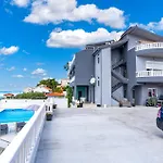 Lejlighed With Sea View Iii