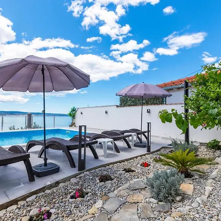 Apartment Jesenice With Sea View III * Jesenice (Split-Dalmatia)